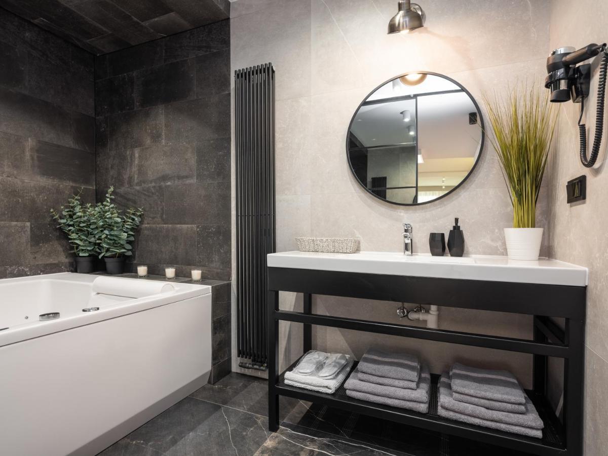 Jacuzzi Apartments كراكوفيا المظهر الخارجي الصورة